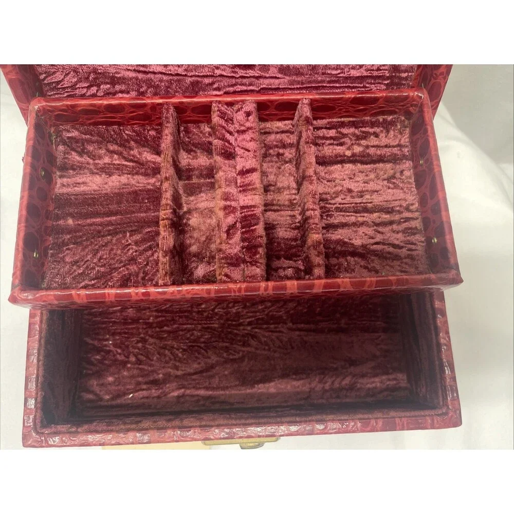 Vintage Red Faux Crocodile Jewelry Box Travel Case Lift Out Tray Locking Musical